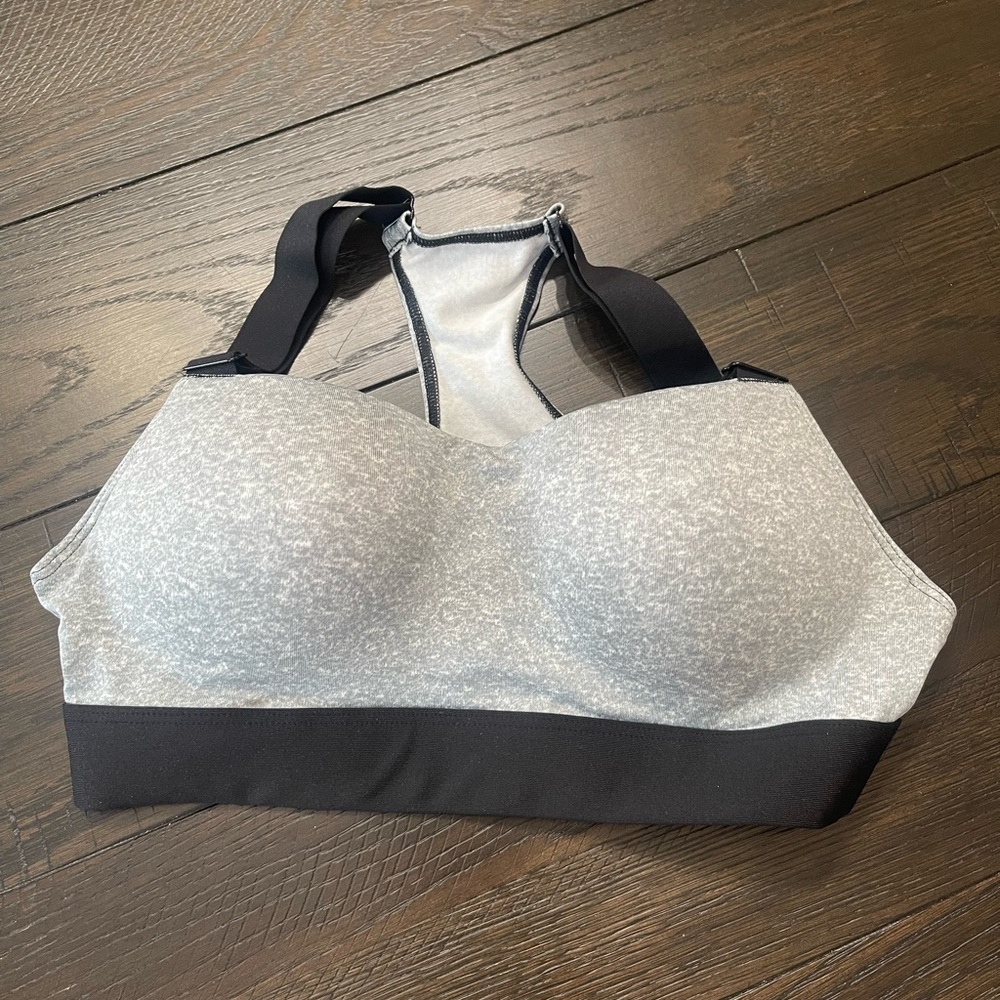NWT PINK VS push-up sports bra (the ultimate)
